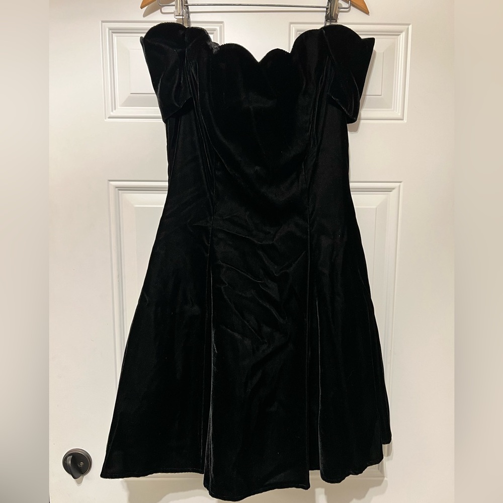 Roberta Velvet Strapless Dress